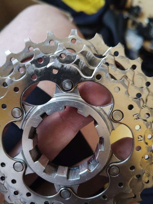 Piñón Shimano 10v 11-28 Tengo 2 para vender .