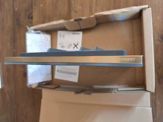 Placca Geberit Sigma 21 Vetro nero e ottone