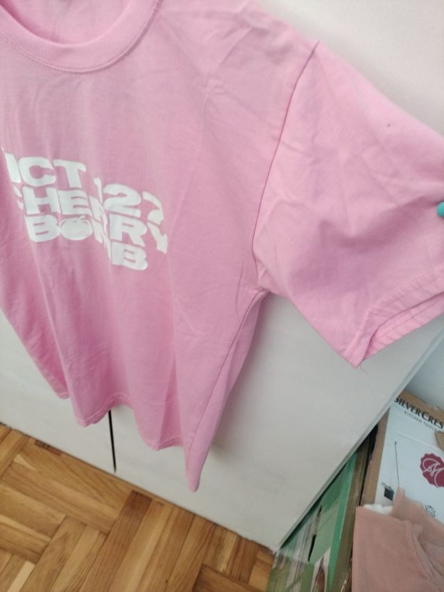 Camiseta NCT 127 Cherry Bomb - Rosa - Talla M