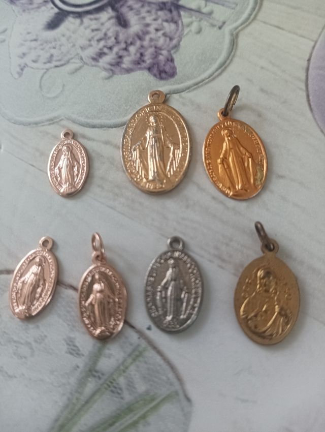 Medagliette religiose oro e argento