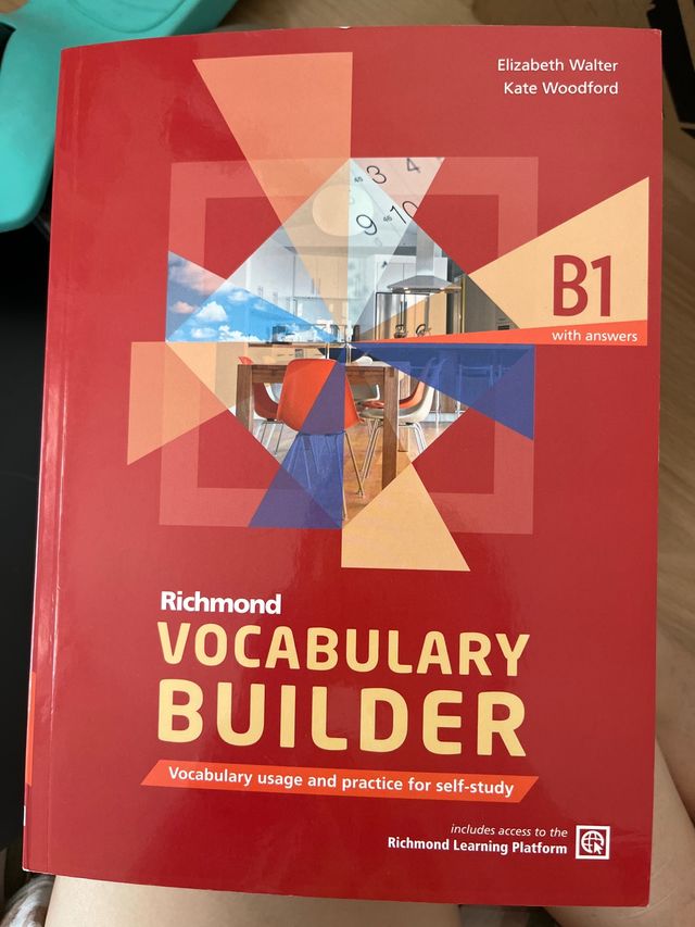 VOCABULARY BUILDER B1 STUDENT'S BOOK WITH ANSWERS