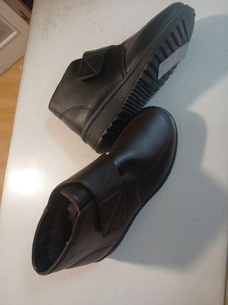 Botitas velcro marrones