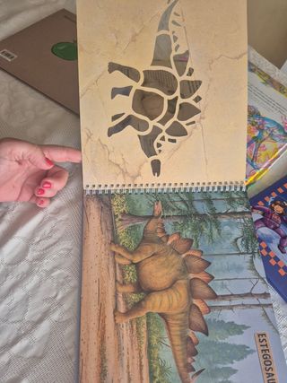 Dinosaurios. Dibujar con plantillas