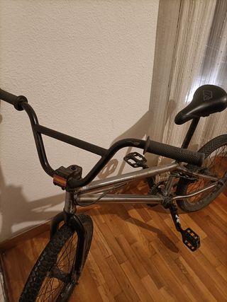 Bicicleta tipo BMX