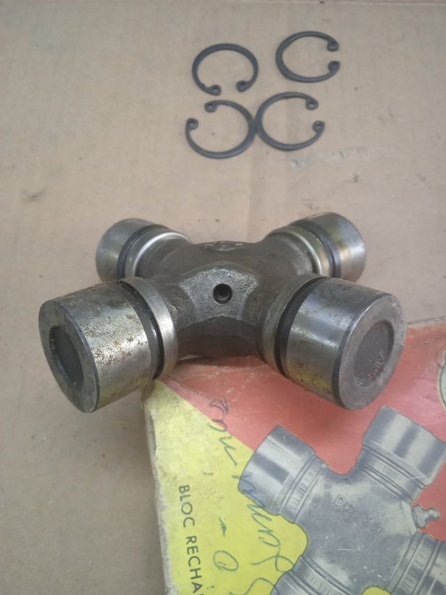 Cruceta transmisión Avia