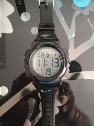 Reloj deportivo SKMEI negro y azul