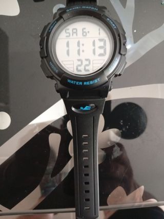 Reloj deportivo SKMEI negro y azul
