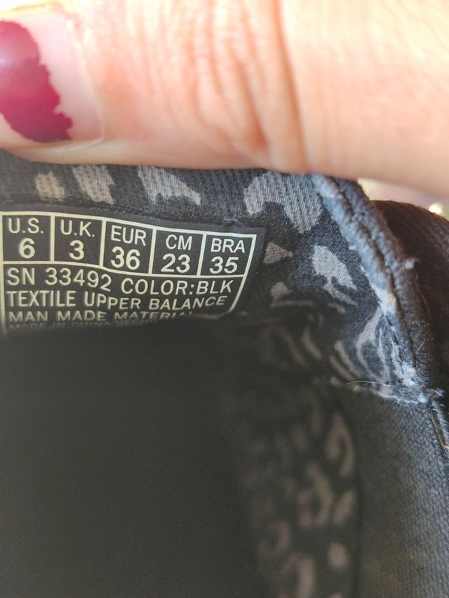 Skechers BOBS B Cute - Negras - Nuevas