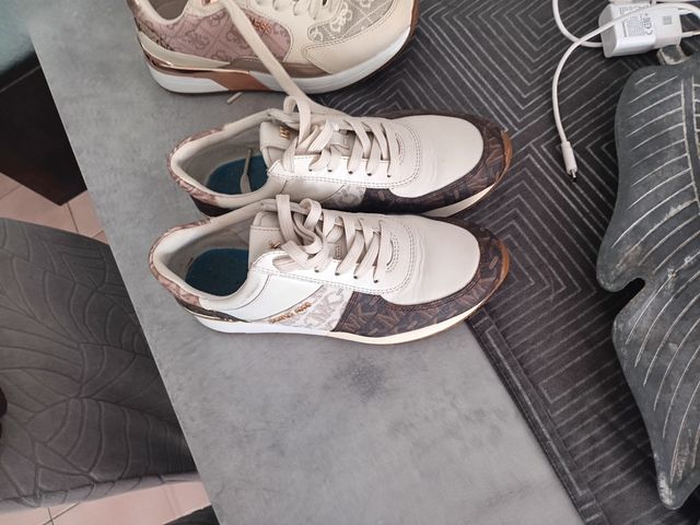 Zapatillas Michael Kors beige y marrón