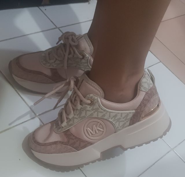 Zapatillas Michael Kors beige y marrón