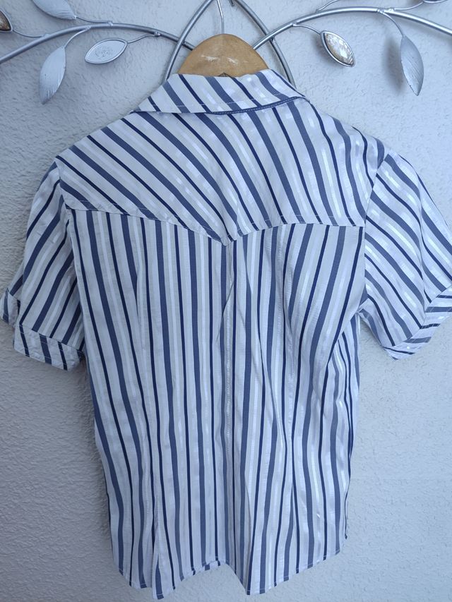 Blusa rayas en tonos azules y blanco - manga cor