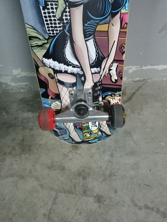 Monopatin y rodilleras