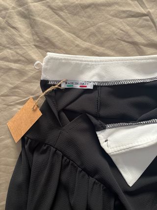 Blusa negra c/cuello blanco