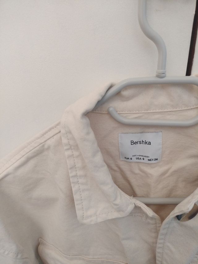 Cazadora vaquera Bershka beige - talla 5