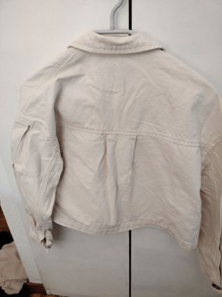 Cazadora vaquera Bershka beige - talla 5