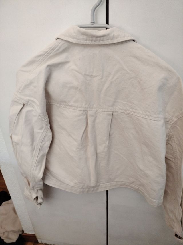 Cazadora vaquera Bershka beige - talla 5