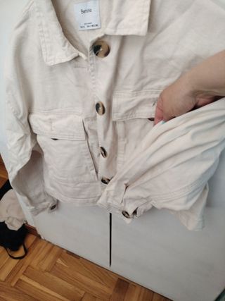 Cazadora vaquera Bershka beige - talla 5