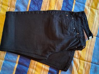Pantalones vaqueros Pull&Bear negros. Talla 46