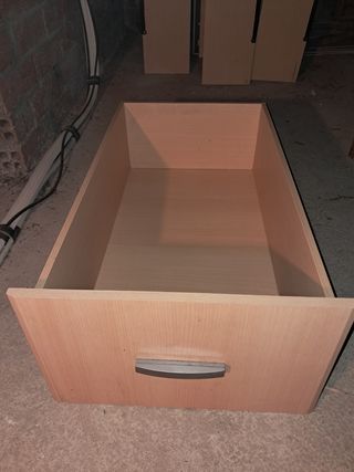 Cajones madera beige. Tengo 4 cajones
