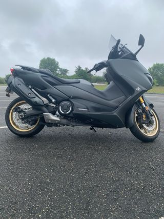 Yamaha TMAX Tech MAX 560 