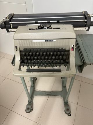 Olivetti Linea 90 - Máquina de escribir