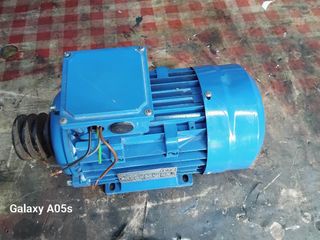 Motor eléctrico azul maquinaria de 230v a 480v