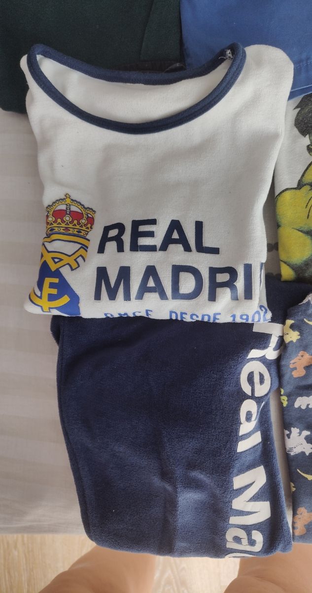 Lote chollo ropa niño 4-5 años