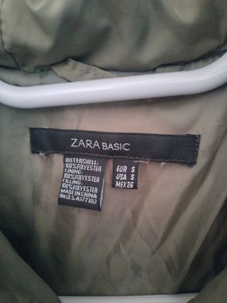 Cazadora acolchada verde oliva  militar con capuch