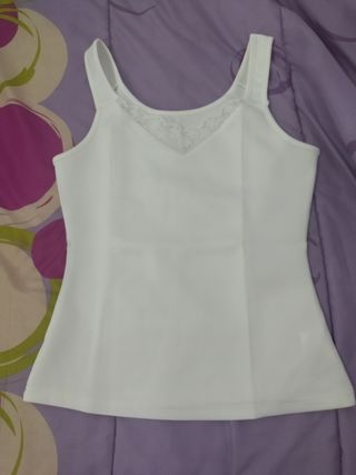 Camiseta blanca tirantes encaje