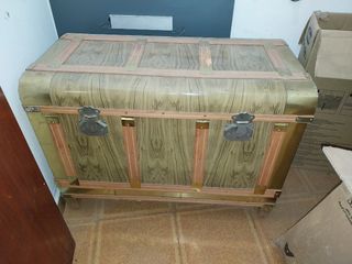 Vecchio baule di legno