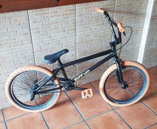 BMX Radio: Bicicleta negra