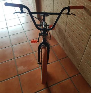 BMX Radio: Bicicleta negra