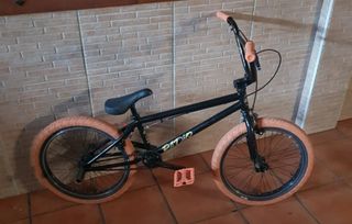 BMX Radio: Bicicleta negra
