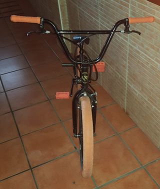 BMX Radio: Bicicleta negra