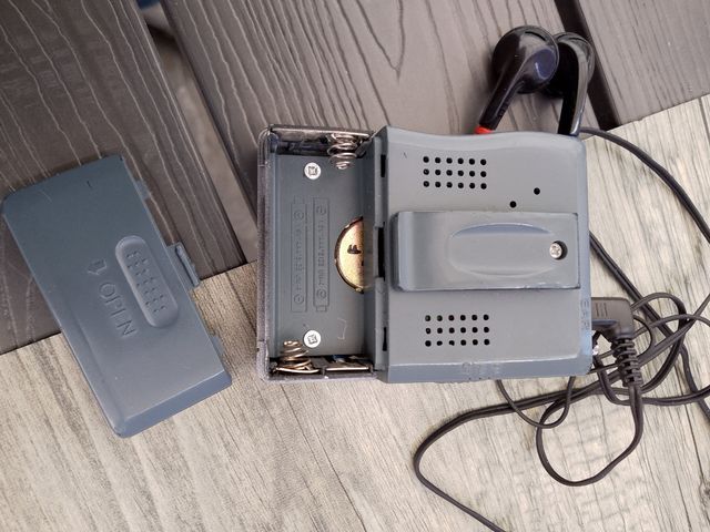 Rádio Transistor MONEX R-812 Ultra Slim