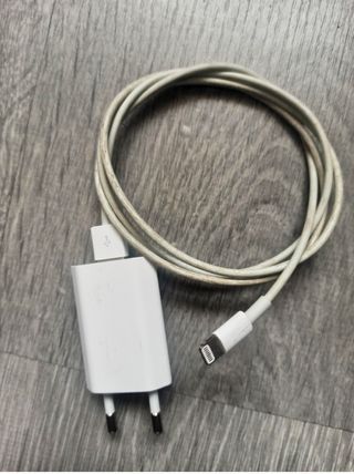 iPhone 7 negro con cargador original