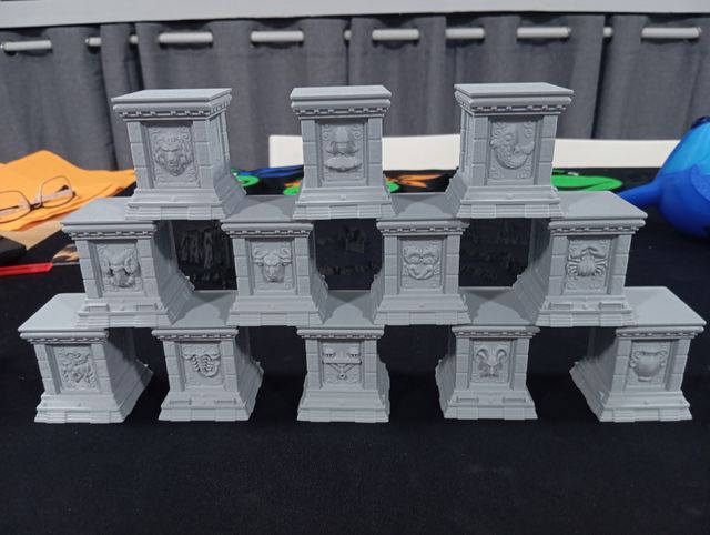 12 Pedestales Pandora Box Caballeros Oro