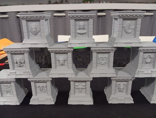 12 Pedestales Pandora Box Caballeros Oro