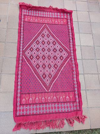 Alfombra roja oriental