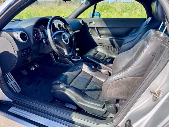 Audi TT Roadster 1.8T 225 CV Quattro — Impecable y