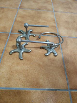 Juego de 2 percheros y 4 pomos estrella
