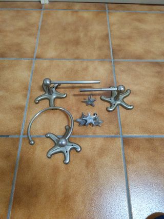 Juego de 2 percheros y 4 pomos estrella