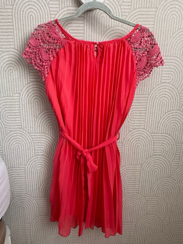 Vestido plisado coral verano
