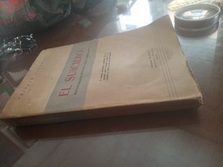 Libro antiguo, EL SUICIDIO