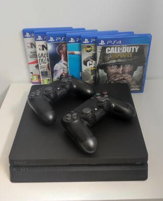 PS4 (PlayStation 4) + 6 juegos + 2 mandos