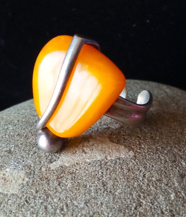 Antico Anello Argento e Ambra