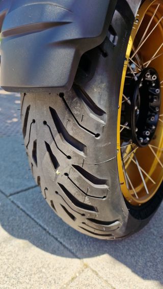 BMW R 1250 GSA TRIPLE BLACK con 21.000km.