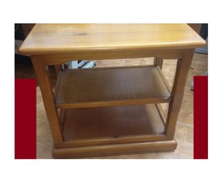 Mueble madera con ruedas