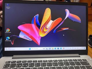 Portátil Lenovo - Plata/Blanco