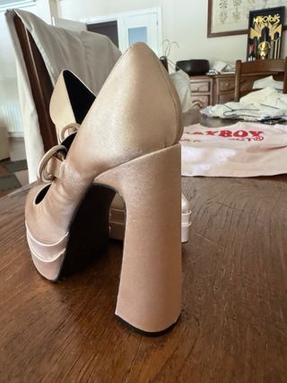 Zapatos nuevos color champagne